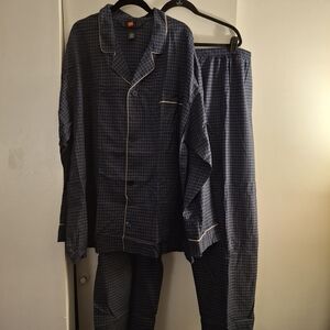 Hanes Men's Blue Checkered Pajama Set